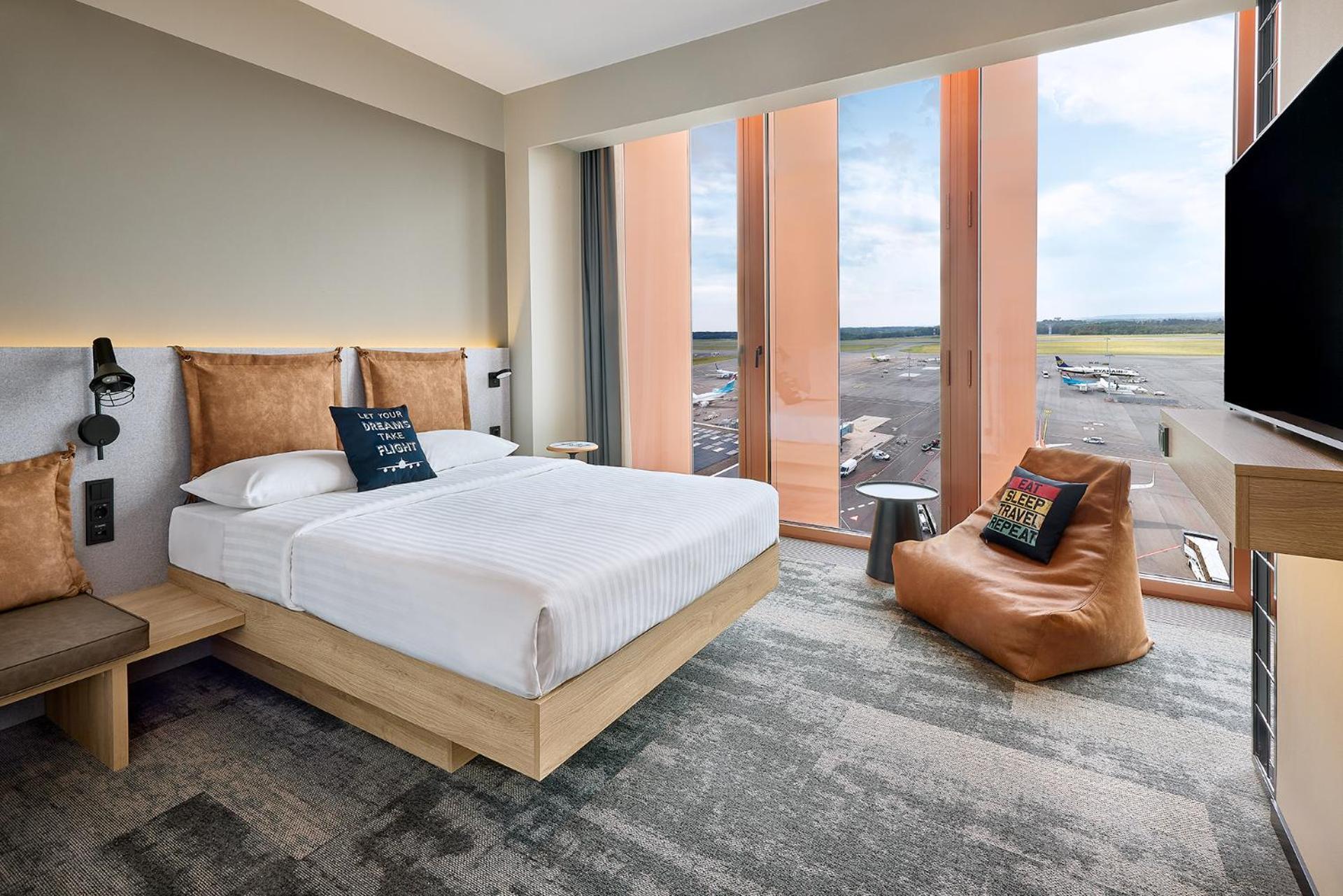 Moxy Luxembourg Airport Hotel Niederanven Luaran gambar
