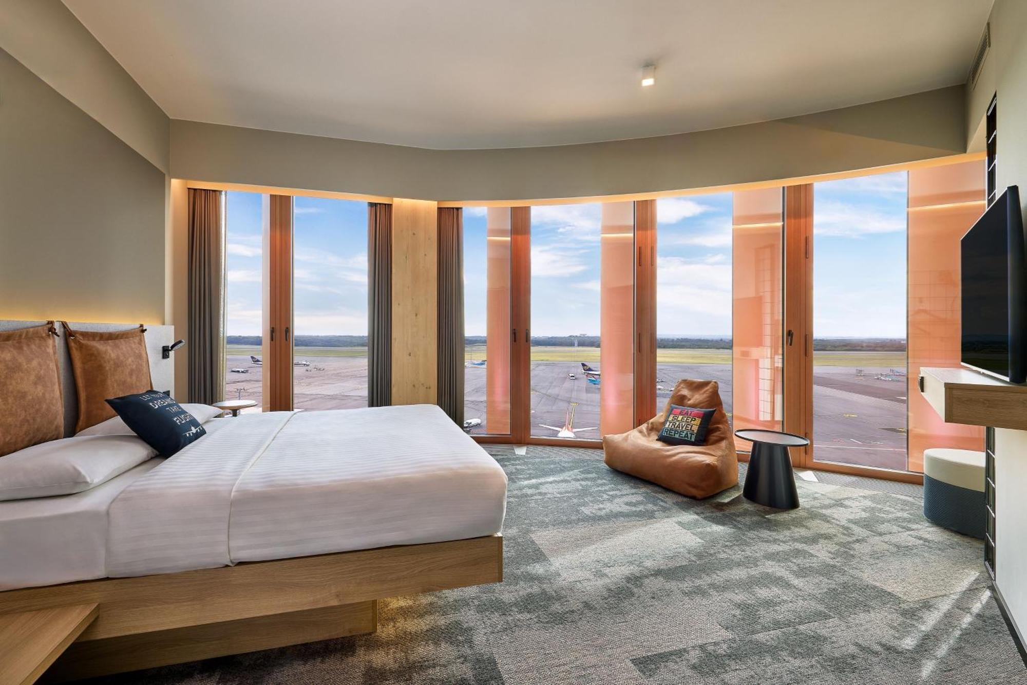 Moxy Luxembourg Airport Hotel Niederanven Luaran gambar