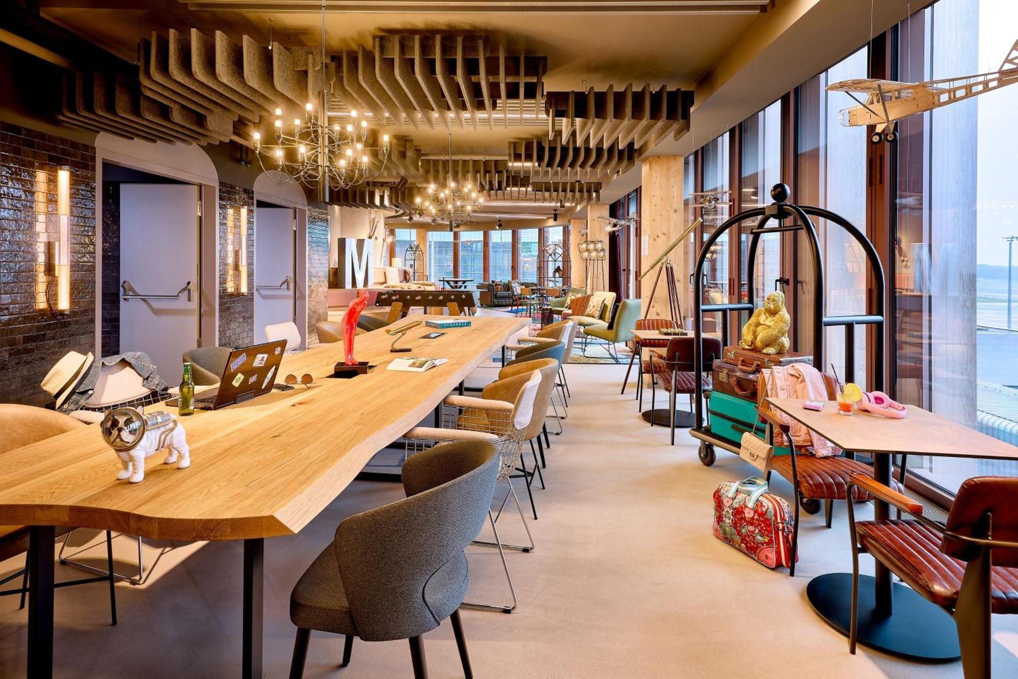 Moxy Luxembourg Airport Hotel Niederanven Luaran gambar
