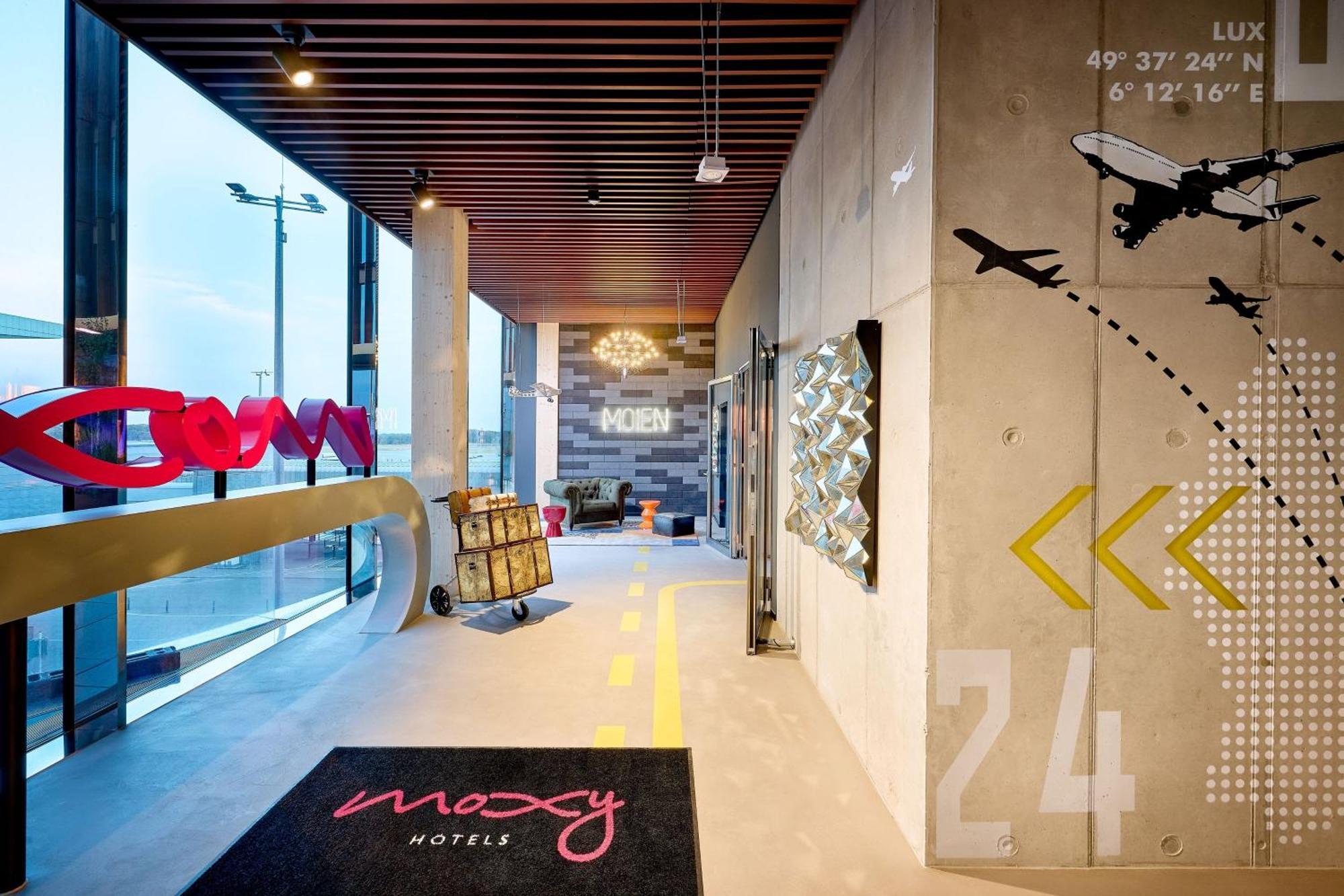 Moxy Luxembourg Airport Hotel Niederanven Luaran gambar